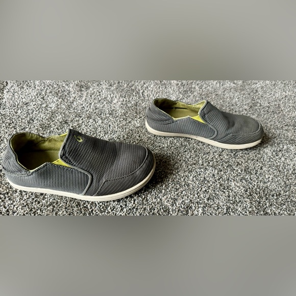 Boys Youth OluKai Slip On Size 1 Grey with Green Accent - Great Brand - - Picture 4 of 9